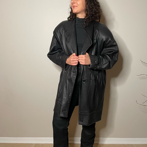 Vintage black leather jacket - Picture 2 of 4